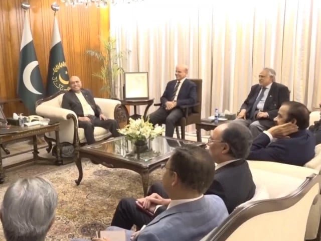 President, PM ease budget rift as K-P flags share cap