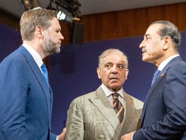 Vance praisesPakistan leadership's 'historic diplomacy'