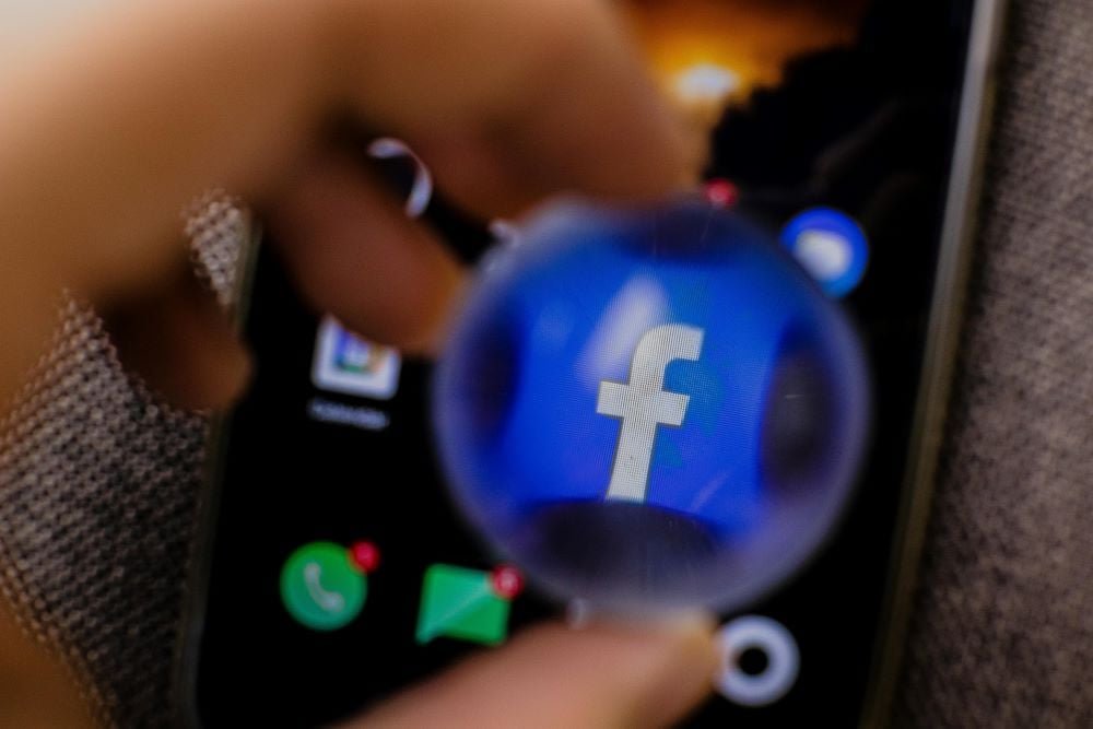 Users report issues worldwide in accessing Facebook
