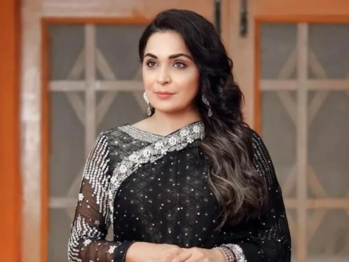 Meera calls out interviewer for calling her 'psycho', says 'give me respect'