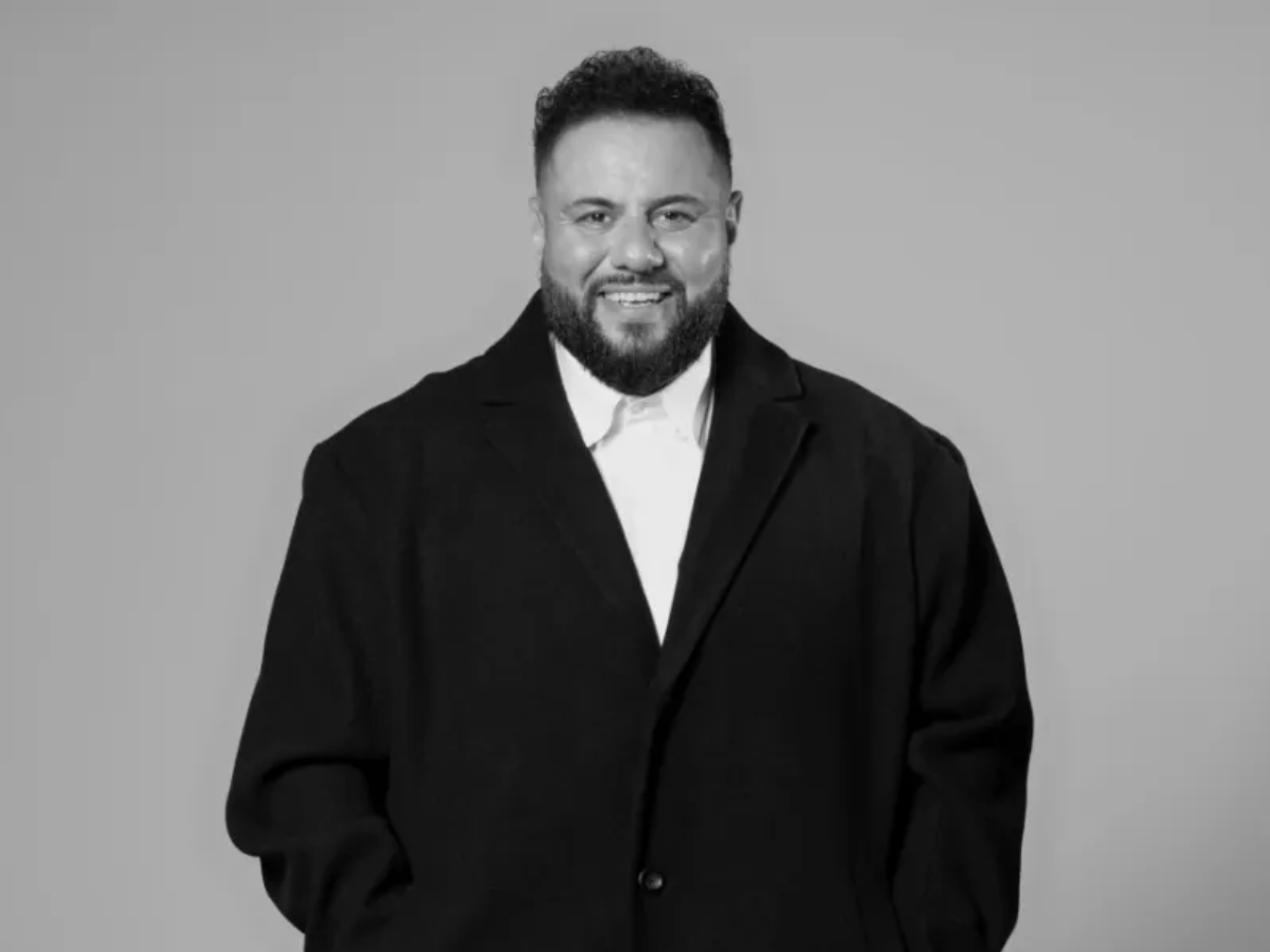 Palestinian-American comedian Mo Amer to host 86th Peabody Awards