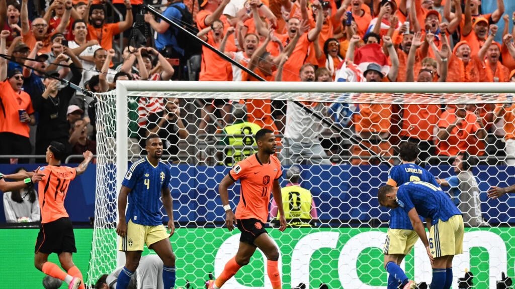 Gakpo stars as Netherlands thump Sweden
