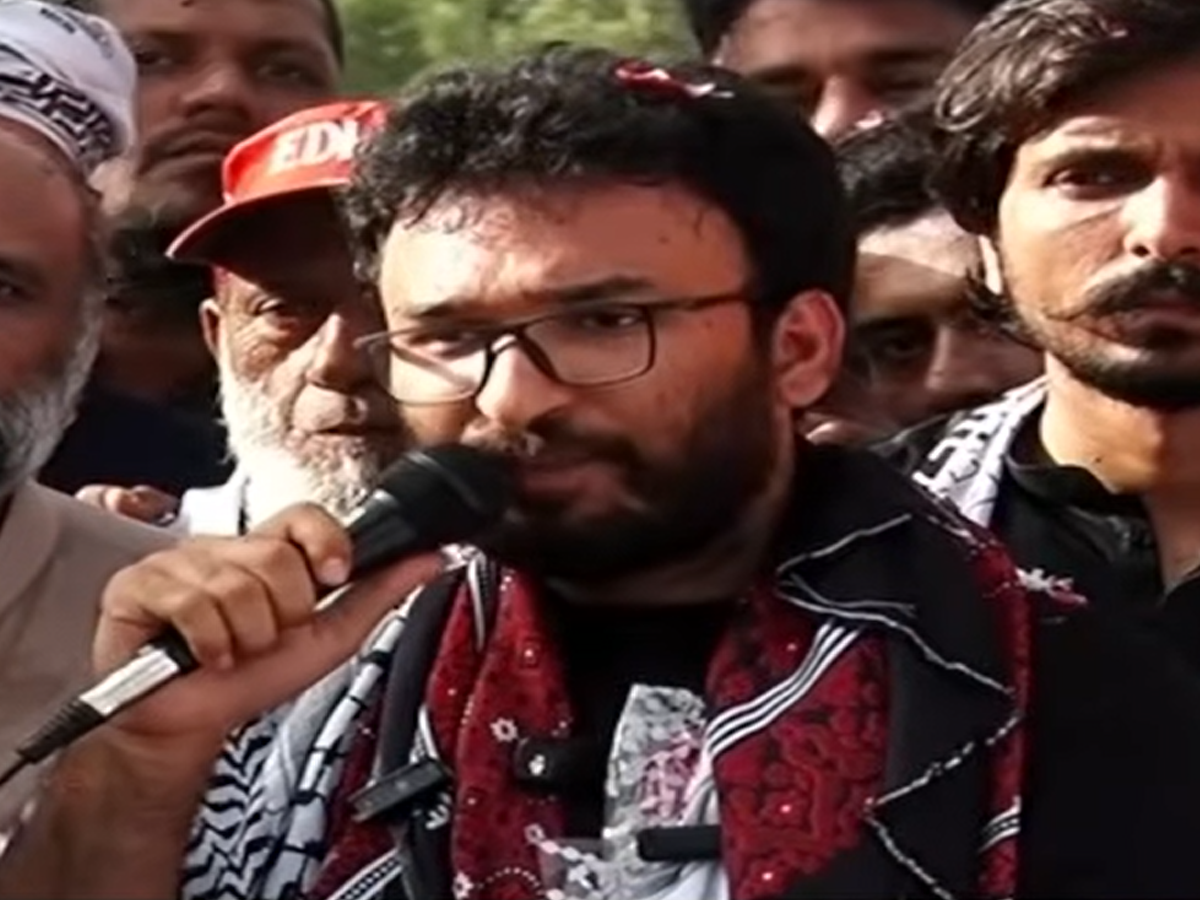 Saad Edhi welcomed at Karachi airport after release from flotilla detention