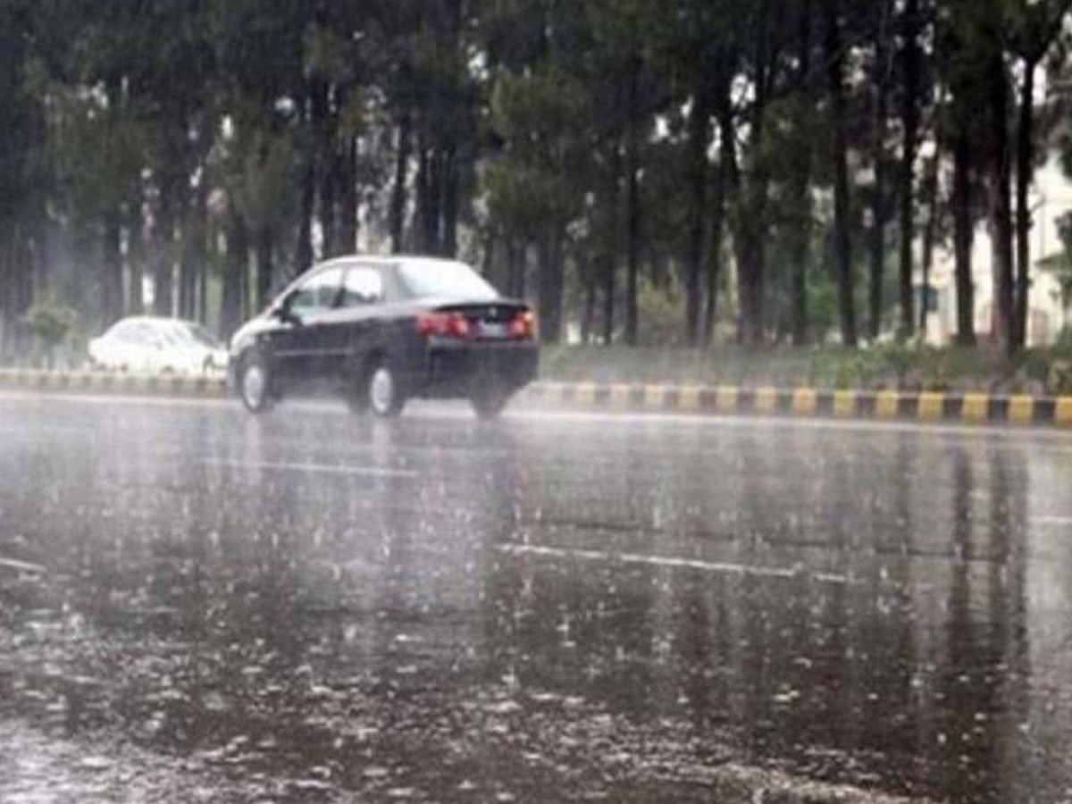 راولپنڈی میں موسلادھار بارش کے دوران افسوس ناک واقعہ، 7 سالہ بچہ سیوریج لائن میں گر کر لاپتا