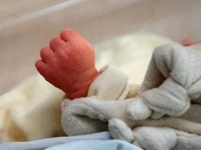 ویمن اینڈ چلڈرن اسپتال سے اغوا کیا گیا نومولود بازیاب، 4 ملزمان گرفتار
