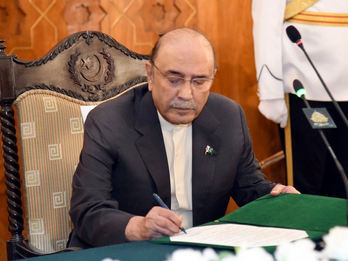صدر مملکت نے سپریم کورٹ اور وفاقی آئینی عدالت کے چیف جسٹسز  کے دورۂ روس کی منظوری دیدی