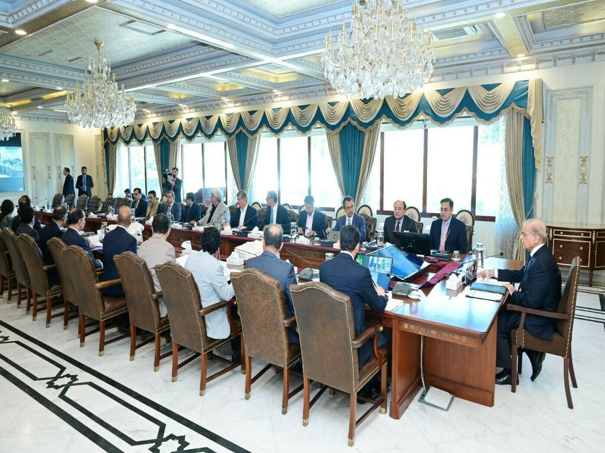 نئے سال کا بجٹ منظور کرنے کے لیے  وفاقی کابینہ کا اجلاس شروع