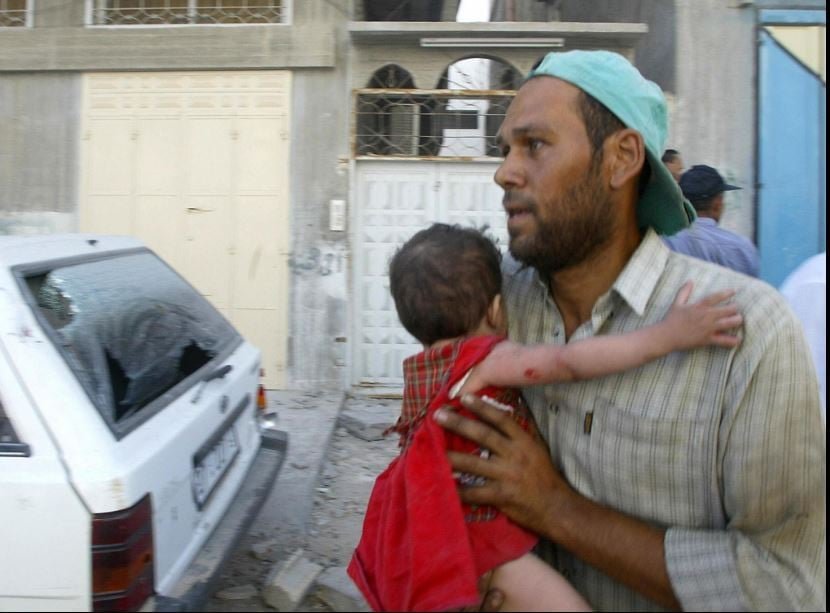 غزہ میں اسرائیلی حملہ، ایک ہی خاندان کے 4 افراد اور صحافی سمیت 11 فلسطینی شہید