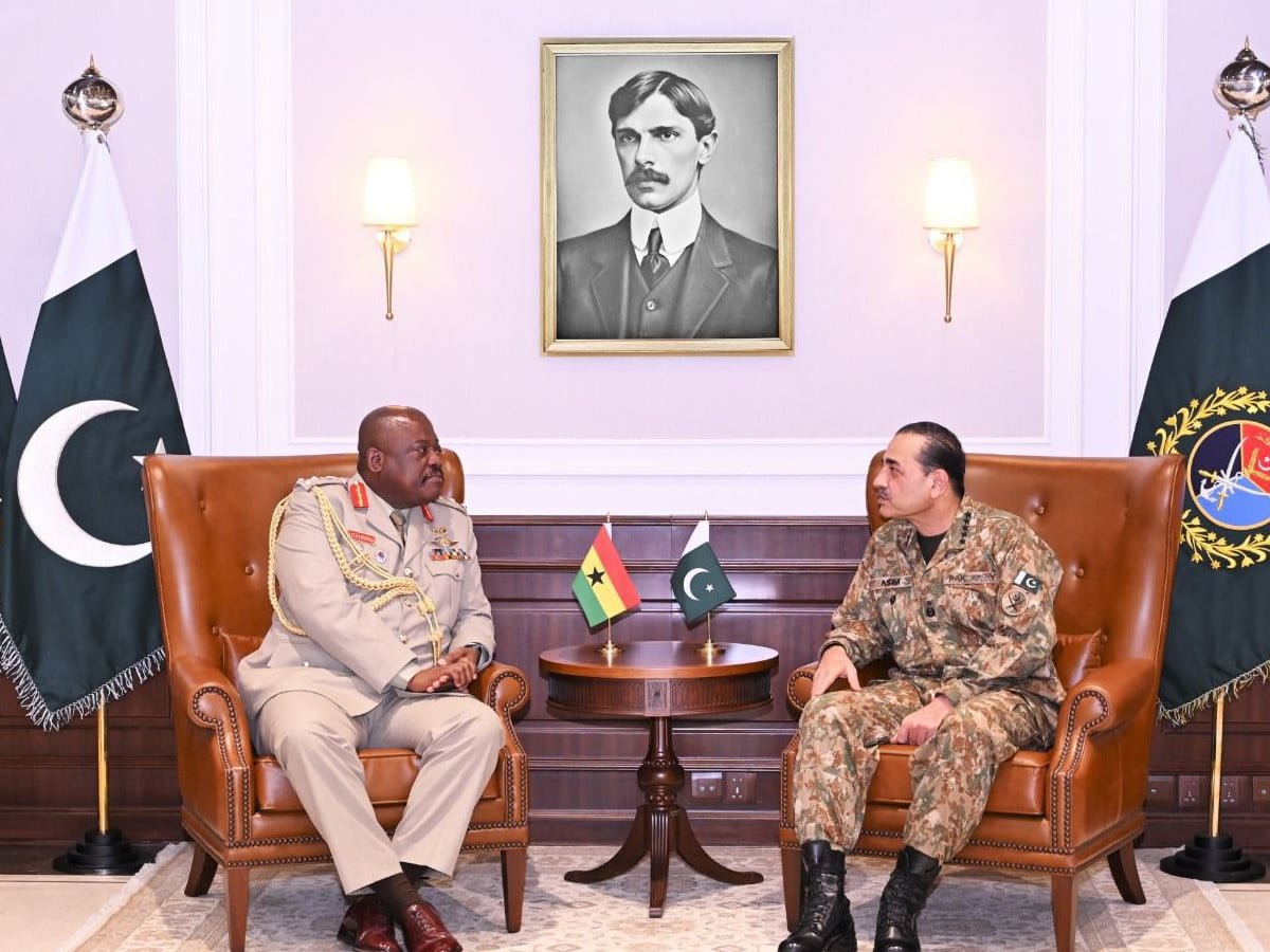 فیلڈ مارشل عاصم منیر سے گھانا کے چیف آف ڈیفنس اسٹاف کی ملاقات، دفاعی تعاون مزید مضبوط بنانے پر اتفاق