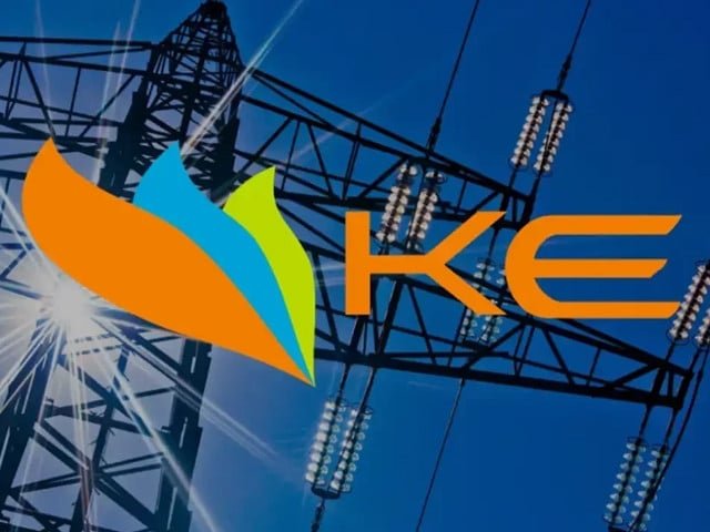 بارش میں بچے کو بچاتے ہوئے کرنٹ لگنے سے ہلاکت  پر کے الیکٹرک پر ہرجانہ