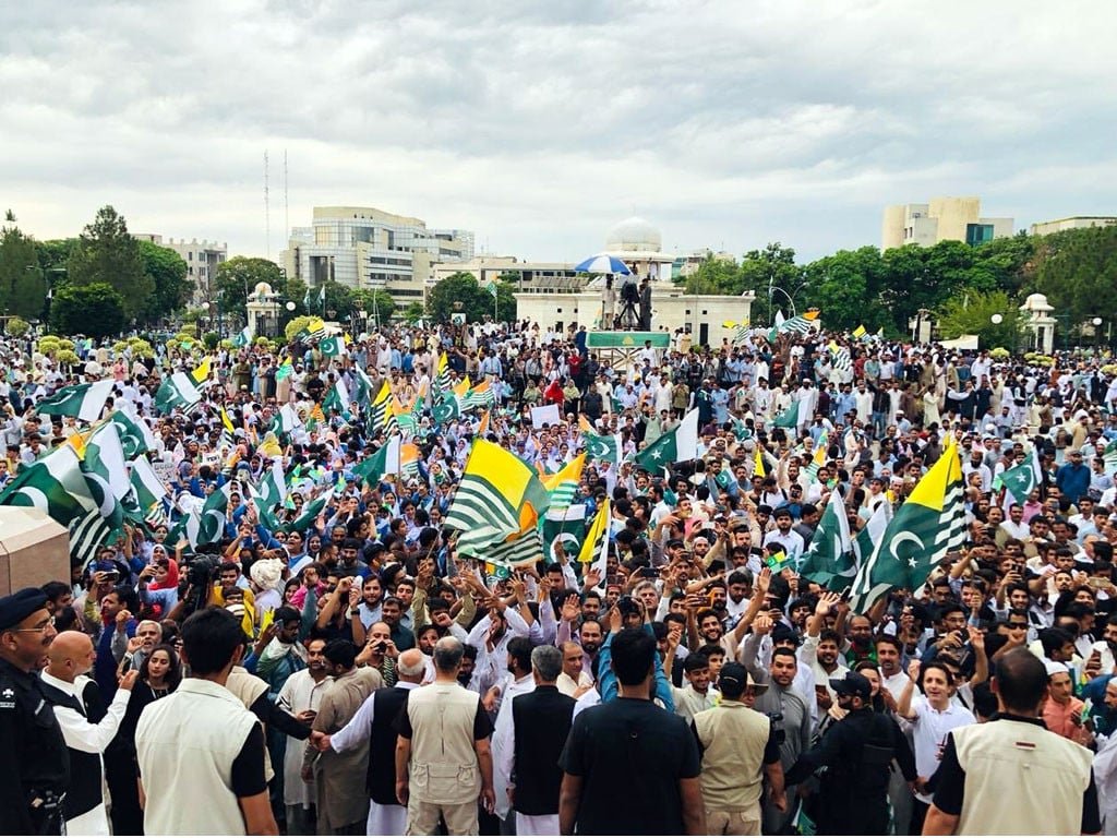کالعدم عوامی ایکشن کمیٹی کی احتجاجی سیاست پرعوام برہم، سیاحت اور معیشت کیلئے نقصان دہ قرار دے دیا