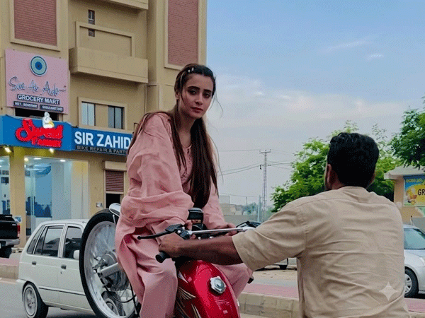 اسلام آباد: نوجوان لڑکی کو بٹھاکر خطرناک ون ویلنگ کی ویڈیو سوشل میڈیا پر وائرل