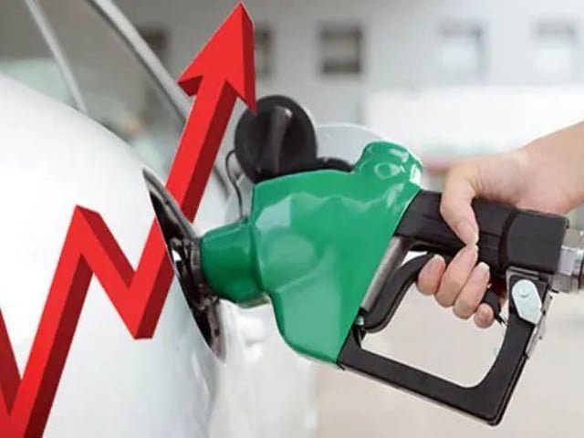 حکومت نے پیٹرول پر لیوی میں کمی اور ڈیزل پر اضافہ کردیا