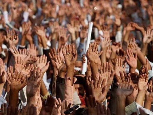 پاکستان میں غربت شرح بڑھ کر 28.9 فیصد تک پہنچ گئی، اقتصادی سروے
