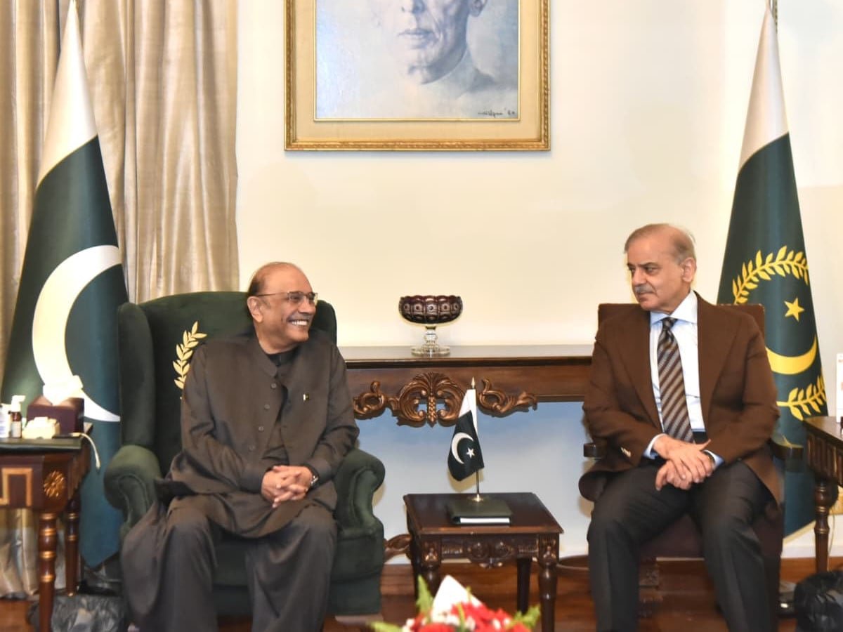 مہنگائی میں کمی اور عام آدمی کے ریلیف کیلیے اقدامات کیے جائیں، صدر مملکت کی وزیراعظم سے گفتگو
