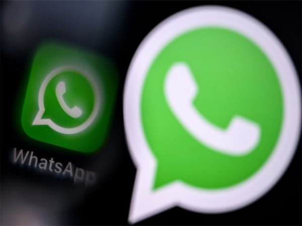 واٹس ایپ میں بڑی اپڈیٹ، اب میسجز پر اسٹیکرز سے بھی ری ایکشن دیا جاسکے گا